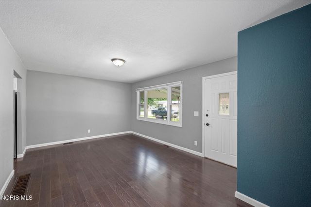 5745 Dornell Drive, Sylvania, OH 43560