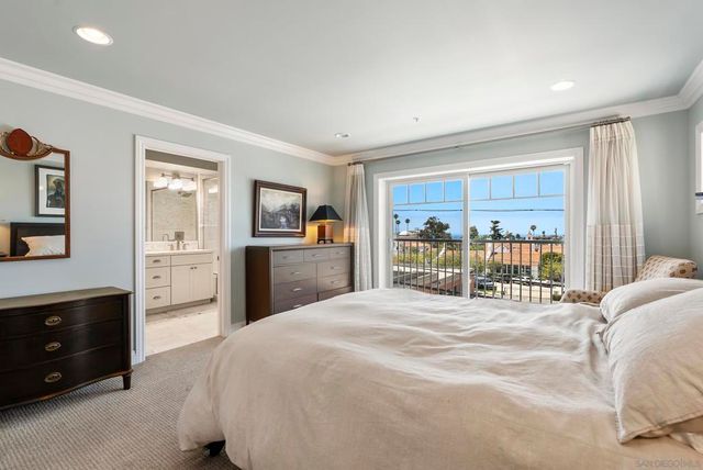 7718 Ivanhoe, La Jolla, CA 92037