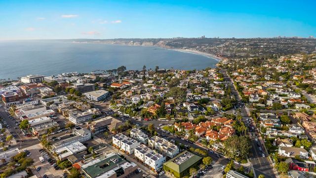 7718 Ivanhoe, La Jolla, CA 92037