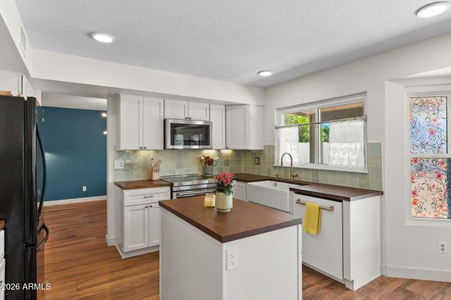 14435 S 35TH Street, Phoenix, AZ 85044