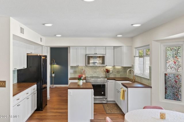 14435 S 35TH Street, Phoenix, AZ 85044