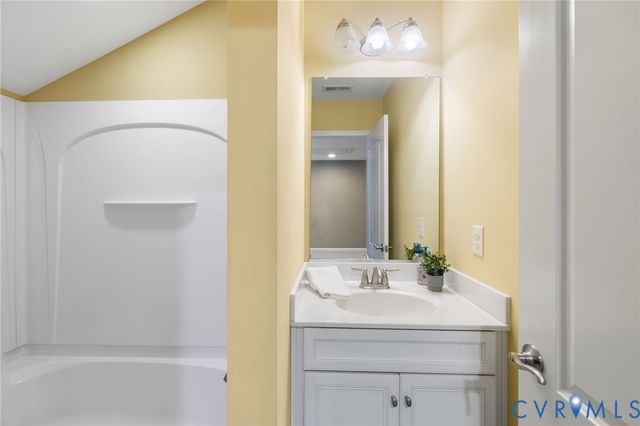 5753 Magnolia Shore Ln, Chester, VA 23831