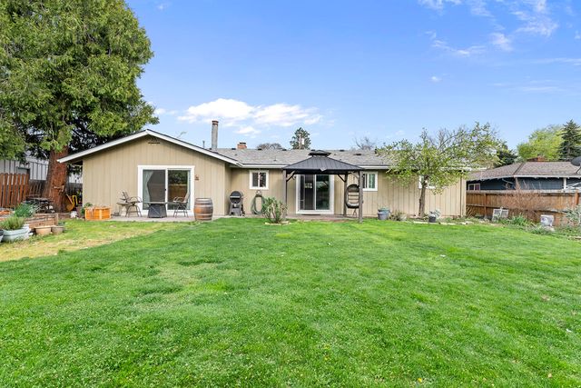 324 Stanley Avenue, Medford, OR 97504