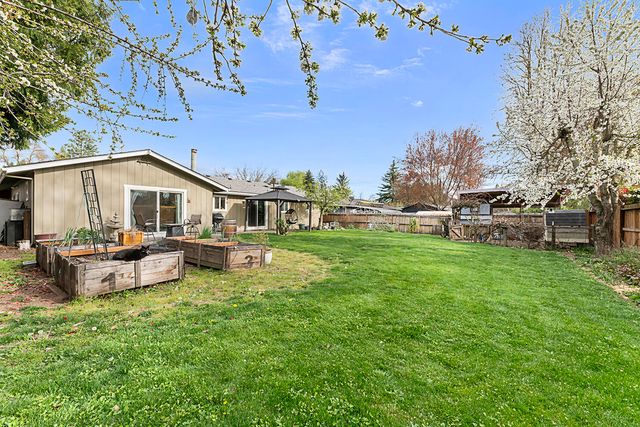 324 Stanley Avenue, Medford, OR 97504