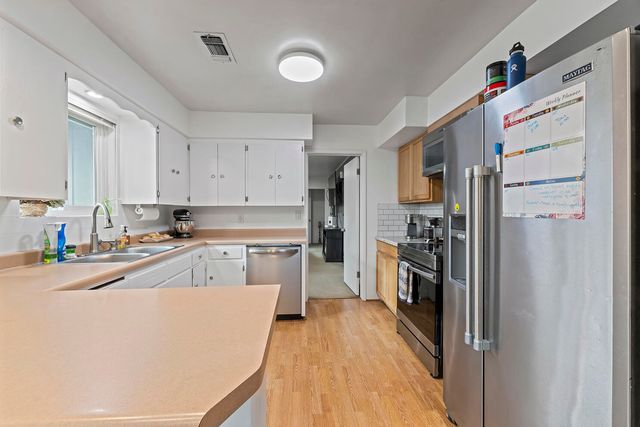 324 Stanley Avenue, Medford, OR 97504