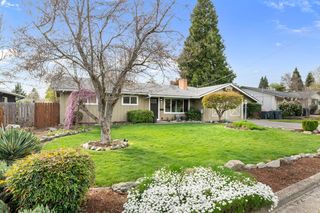 324 Stanley Avenue, Medford, OR 97504