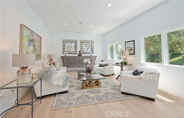 16449 Tudor Drive, Encino (los Angeles), CA 91436