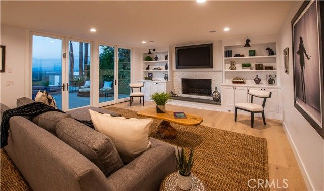 16449 Tudor Drive, Encino (los Angeles), CA 91436