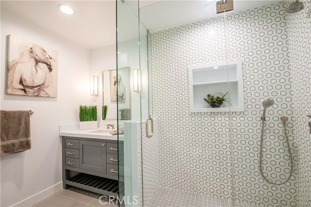 16449 Tudor Drive, Encino (los Angeles), CA 91436