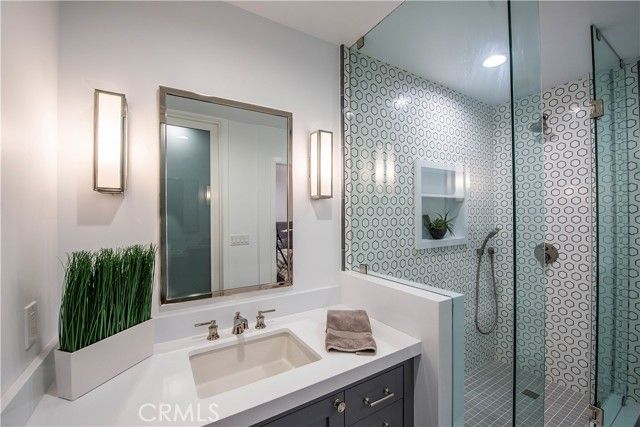 16449 Tudor Drive, Encino (los Angeles), CA 91436