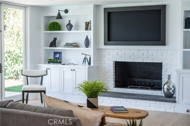 16449 Tudor Drive, Encino (los Angeles), CA 91436