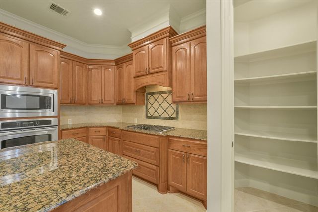 6518 Canyon Cliff Court, Houston, TX 77041