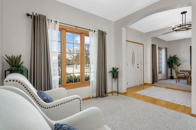 2780 Alamo Circle NE, Blaine, MN 55449