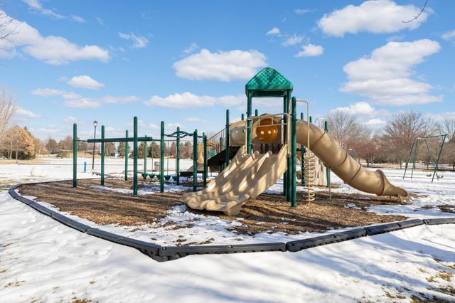 2780 Alamo Circle NE, Blaine, MN 55449