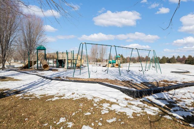 2780 Alamo Circle NE, Blaine, MN 55449