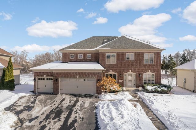 2780 Alamo Circle NE, Blaine, MN 55449