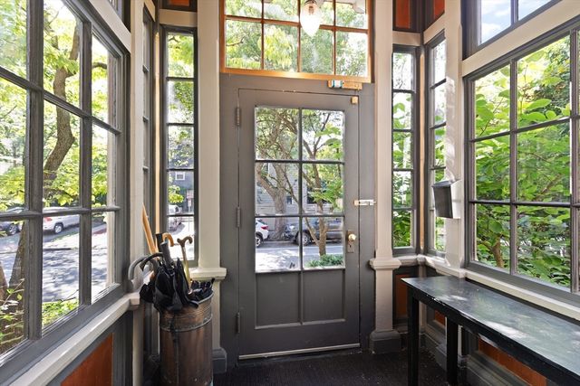 32 Hawthorn St, Cambridge, MA 02138