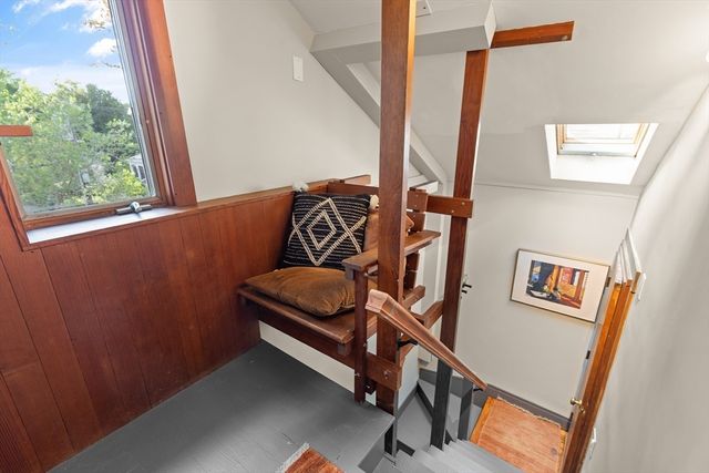 32 Hawthorn St, Cambridge, MA 02138