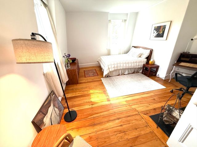 32 Hawthorn St, Cambridge, MA 02138