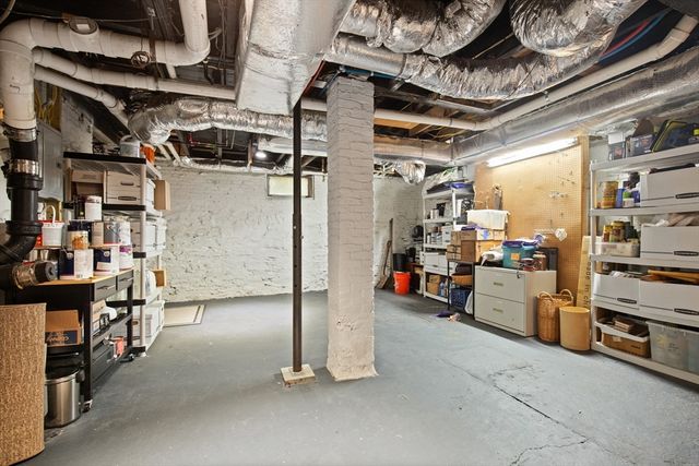 32 Hawthorn St, Cambridge, MA 02138