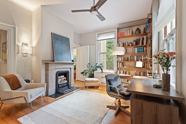 32 Hawthorn St, Cambridge, MA 02138