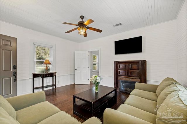 118 N F St, Pensacola, FL 32502