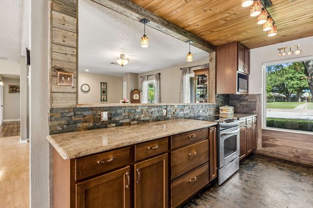 2016 Custer Parkway, Richardson, TX 75080