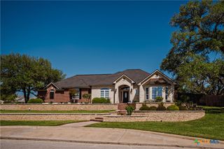 207 C L Duckett Drive, Cuero, TX 77954