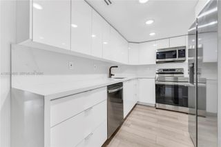 300 Bayview Drive 214, Sunny Isles Beach, FL 33160
