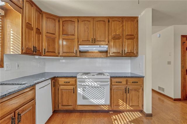 2724 Chipperfield Road, Lawrence, KS 66047