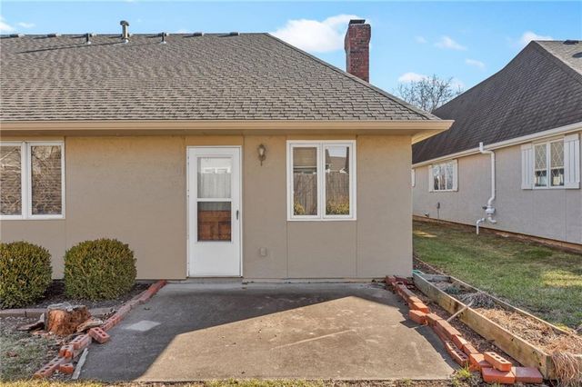 2724 Chipperfield Road, Lawrence, KS 66047