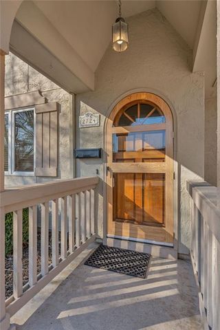 2724 Chipperfield Road, Lawrence, KS 66047