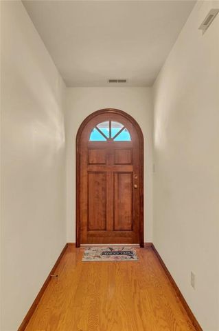 2724 Chipperfield Road, Lawrence, KS 66047