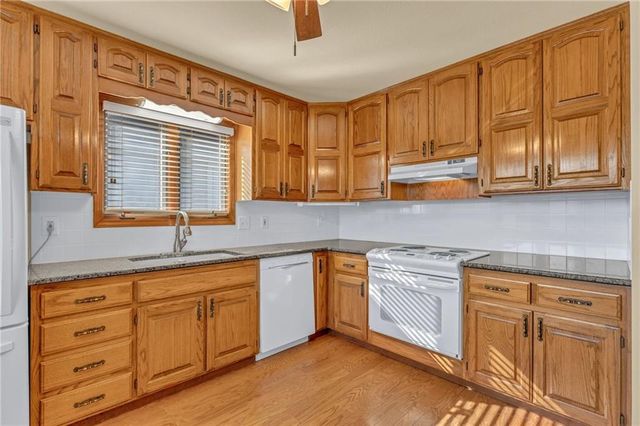 2724 Chipperfield Road, Lawrence, KS 66047