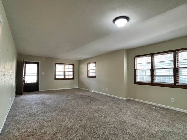 721 S Laura Ave, Wichita, KS 67211