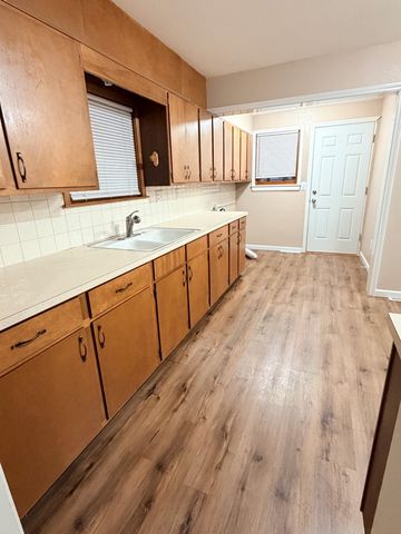 721 S Laura Ave, Wichita, KS 67211