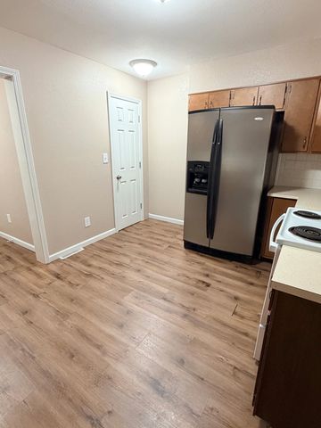 721 S Laura Ave, Wichita, KS 67211