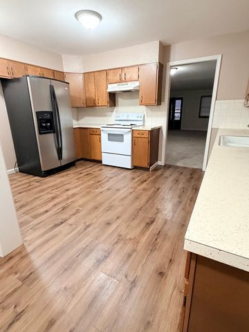 721 S Laura Ave, Wichita, KS 67211