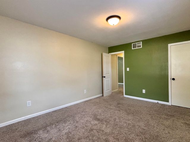 721 S Laura Ave, Wichita, KS 67211