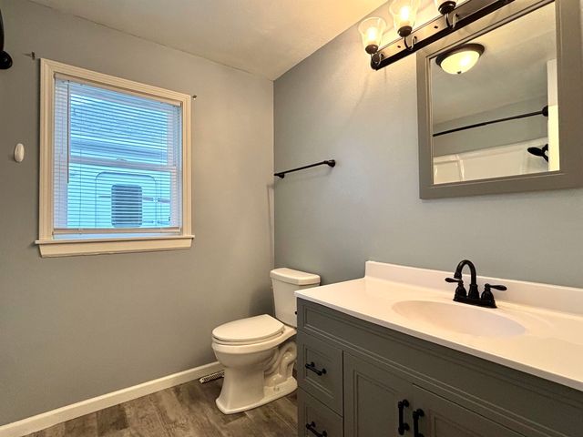 721 S Laura Ave, Wichita, KS 67211