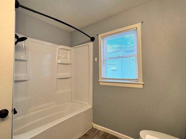 721 S Laura Ave, Wichita, KS 67211