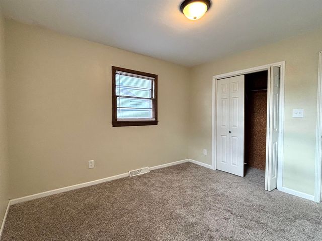 721 S Laura Ave, Wichita, KS 67211