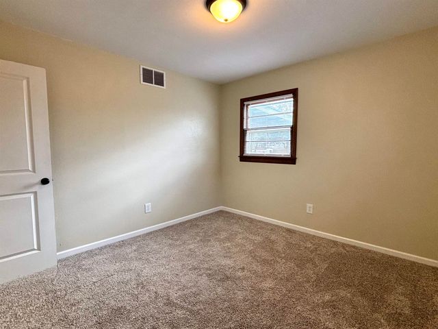 721 S Laura Ave, Wichita, KS 67211