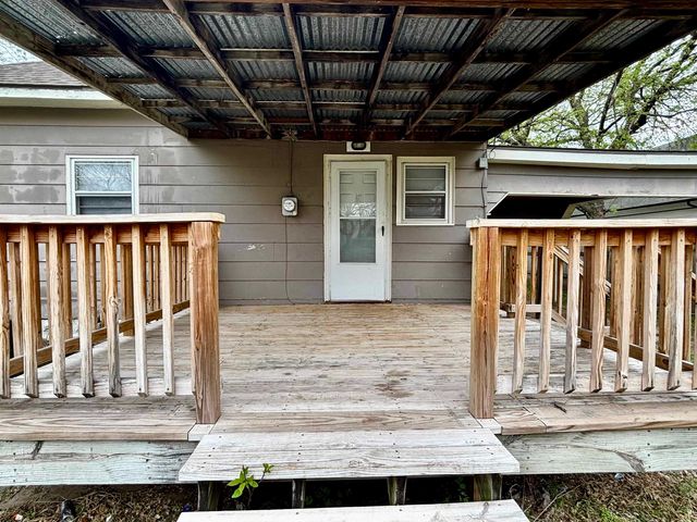 721 S Laura Ave, Wichita, KS 67211