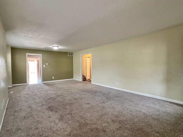 721 S Laura Ave, Wichita, KS 67211