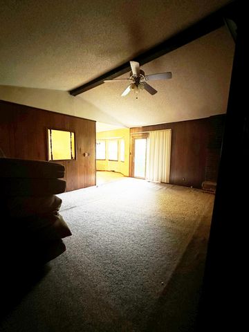2344 S Kickapoo Avenue, Springfield, MO 65804