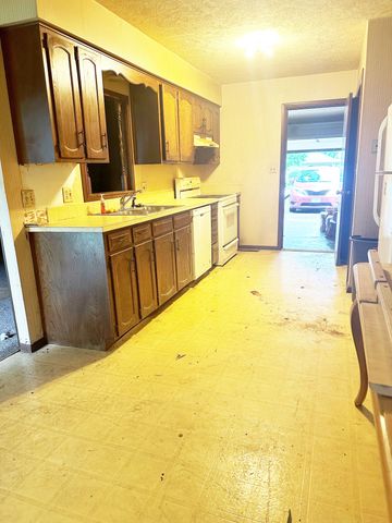 2344 S Kickapoo Avenue, Springfield, MO 65804