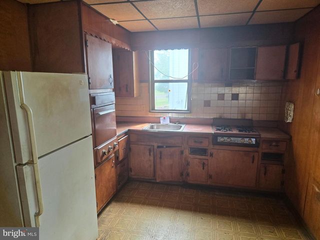 625 ANDREA RD, Runnemede, NJ 08078