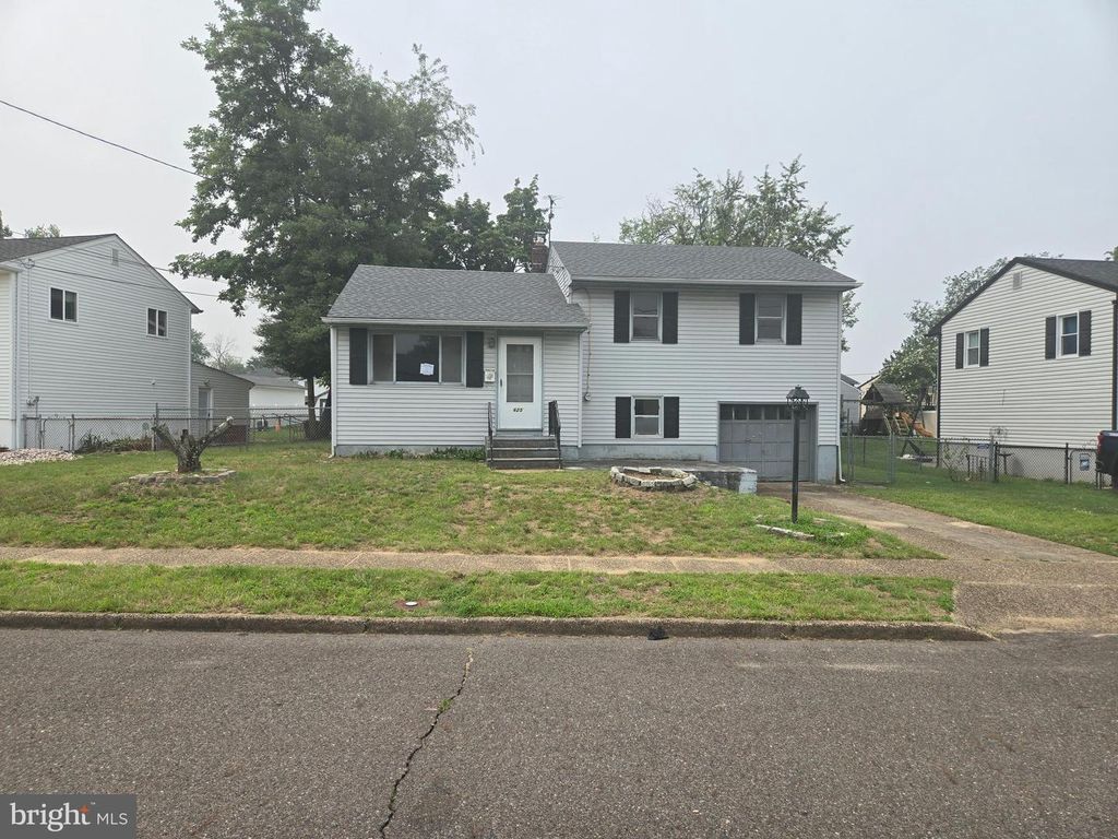 625 ANDREA RD, Runnemede, NJ 08078