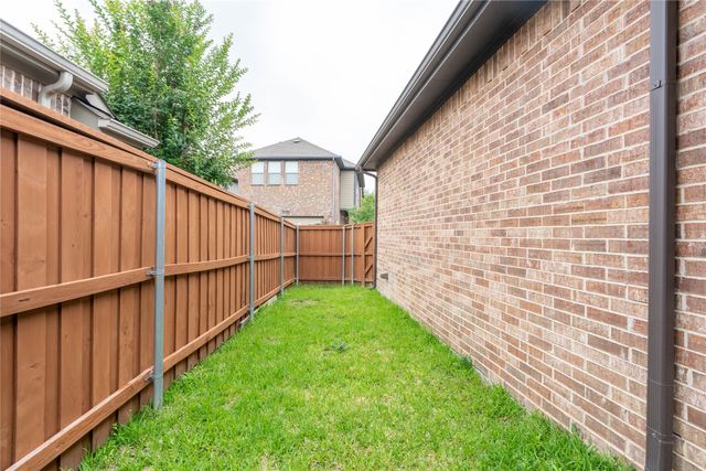 1226 Autumn Mist Way, Arlington, TX 76005